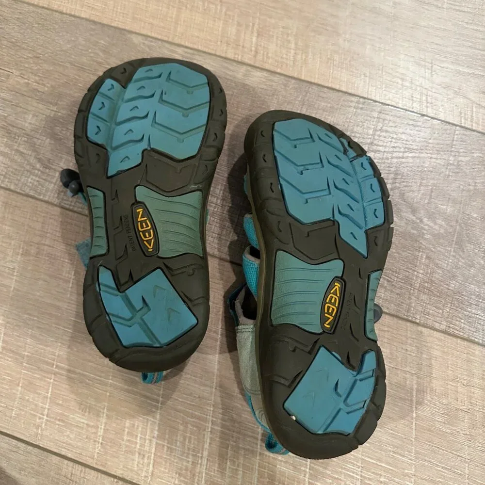 KEEN TEAL BLUE HIKING SANDALS SHOES SIZE 4